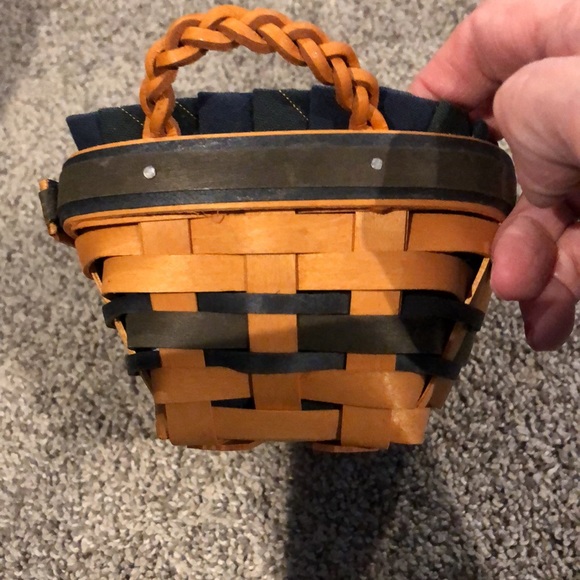 Longaberger 2000 Renewal Basket! - Picture 3 of 6
